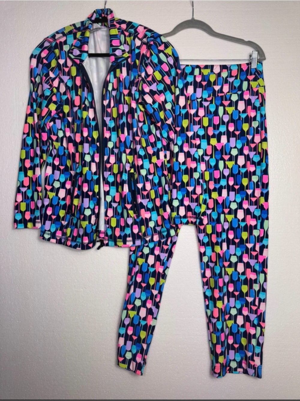 Lulu-B Women’s Wine Glass Print Zip Jacket & Leggings Set Size M